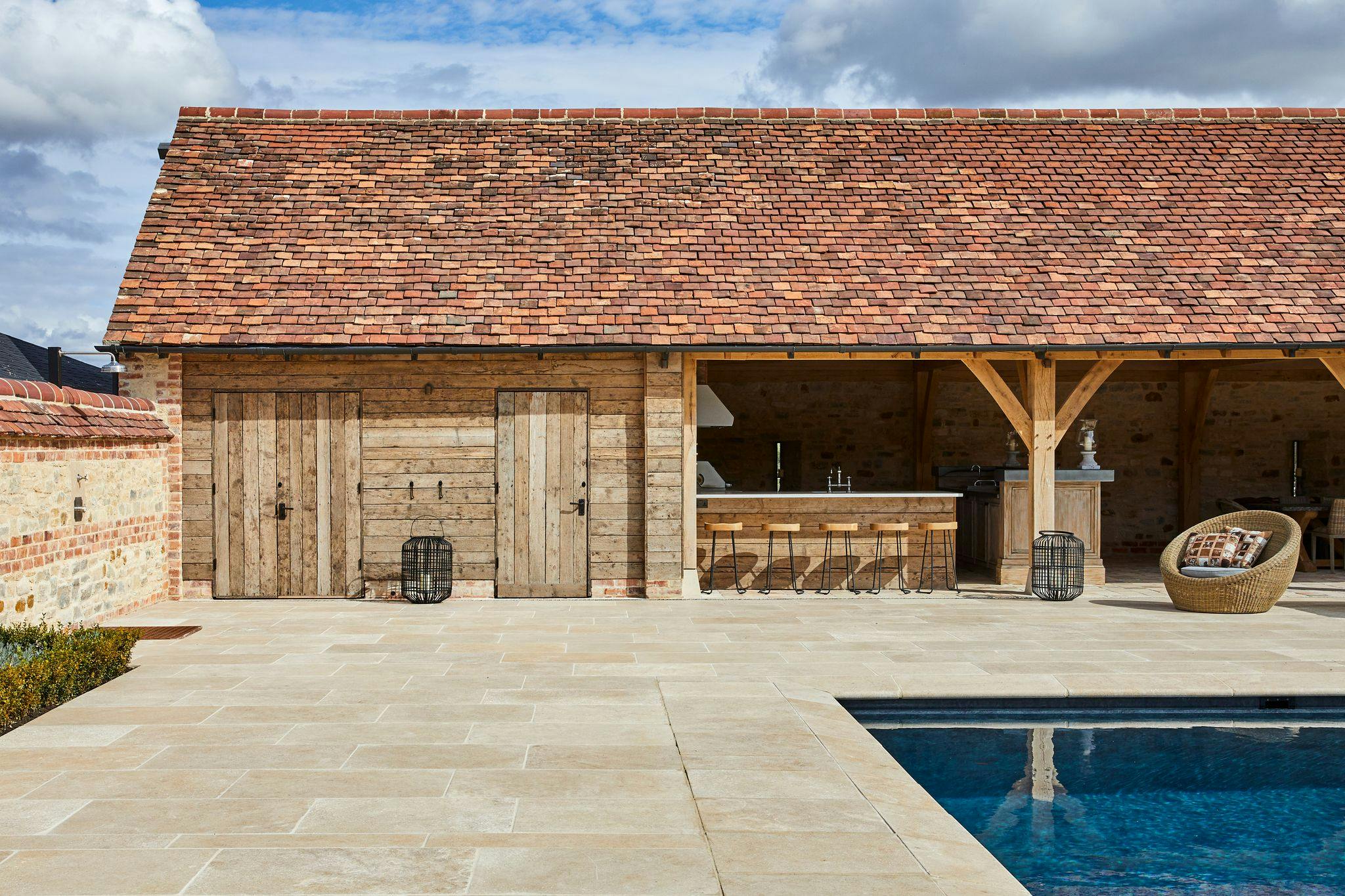 Winter & Summer Barns With Pool